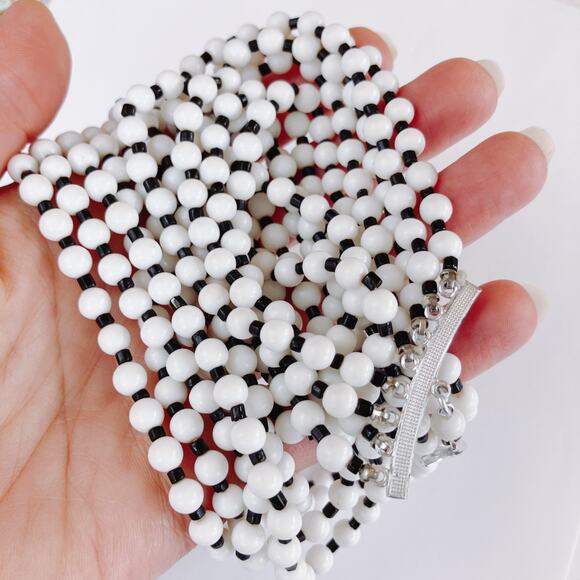 VTG Mid Century Black White Bib Necklace Molded Beads Hook Clasp 1950s 60s - Picture 4 of 13